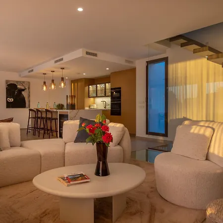 Villa Zius By Abahana Luxe *